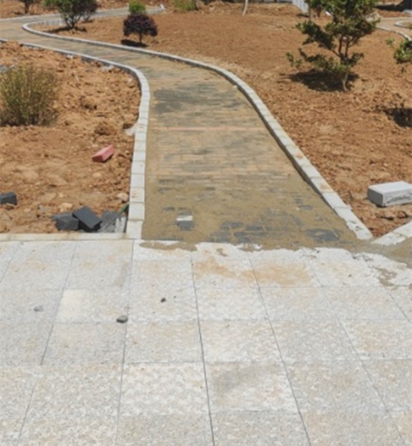 宜陽(yáng)縣錦屏鎮(zhèn)山底村的透水磚施工工程 宜陽(yáng)縣錦屏鎮(zhèn)山底村的透水磚施工工程