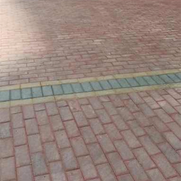 洛陽老城區中鑫家苑透水磚施工效果展示 洛陽老城區中鑫家苑透水磚施工效果展示